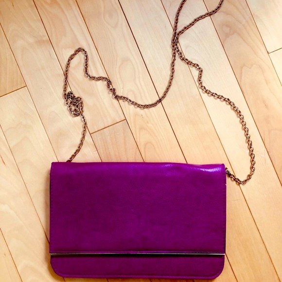 NWOT STREET LEVEL Pink clutch with gold chain - Picture 1 of 3